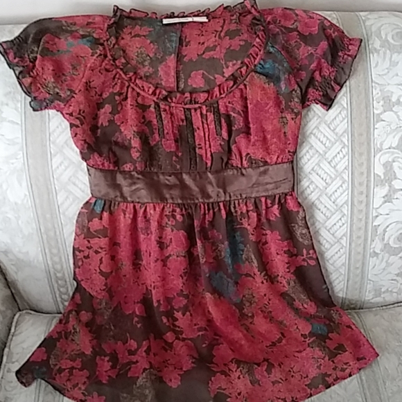 Dkny Tops - DKNY Short Sleeve Shirt Sz 6 EUC!